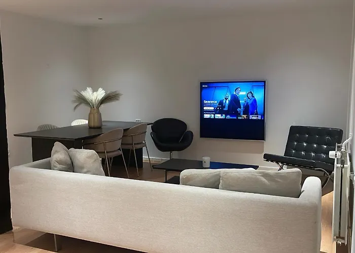 Maison Nord, 6 Min From Airport & Sleep 6 Daire *