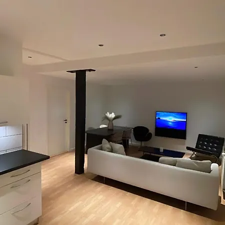 Maison Nord, 6 Min From Airport & Sleep 5